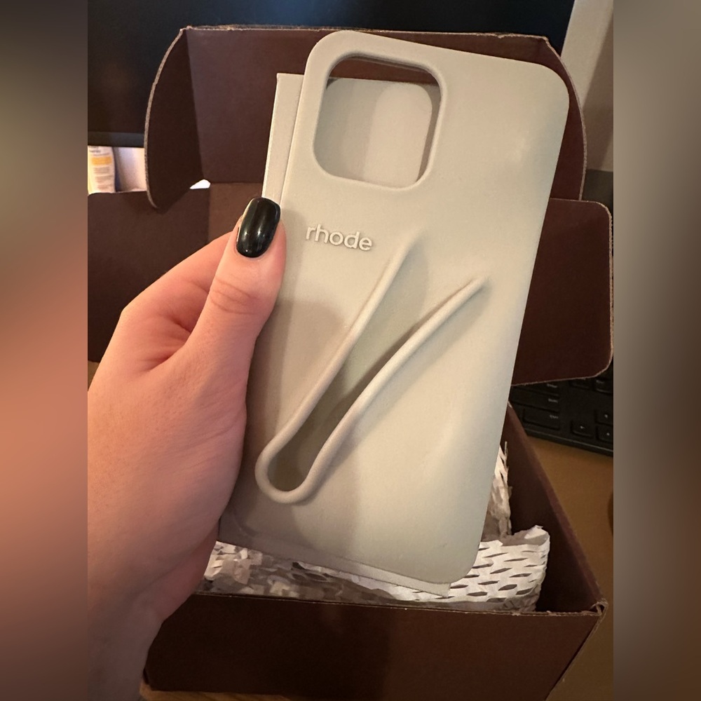 Rhode Dual Phone Case Set - Burgundy and Gray - Picture 3 of 3